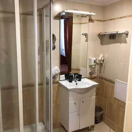 1 Otel Ajka