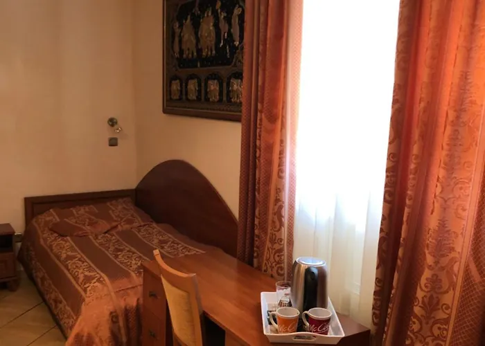1 Hotel 2*
